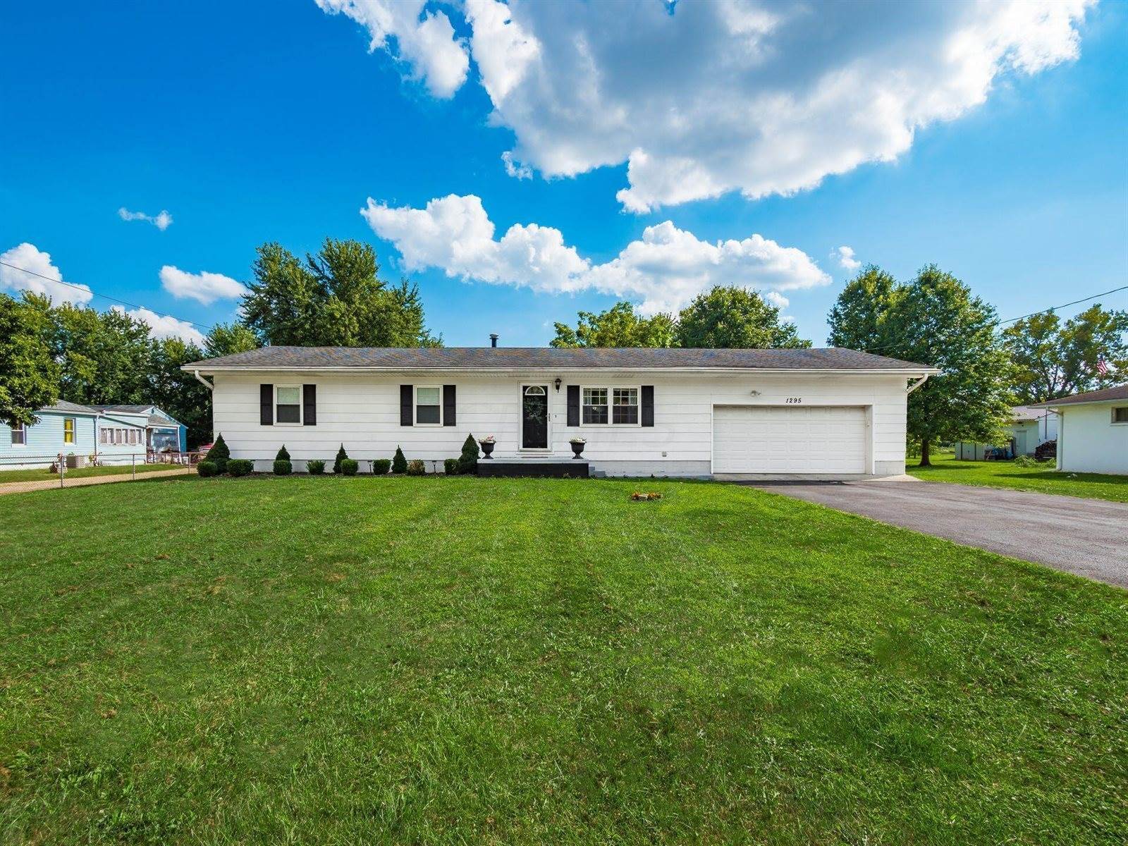 1295 Greenleaf Road, Columbus, OH 43223