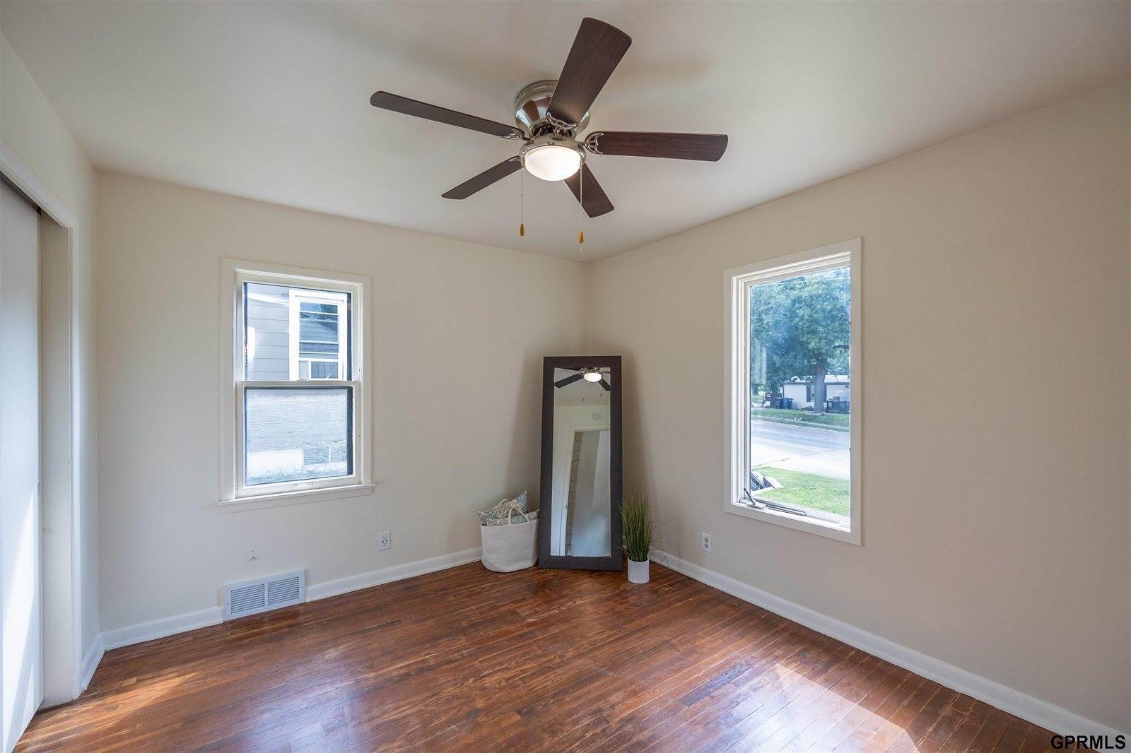 4117 N 60 Street, Omaha, NE 68104