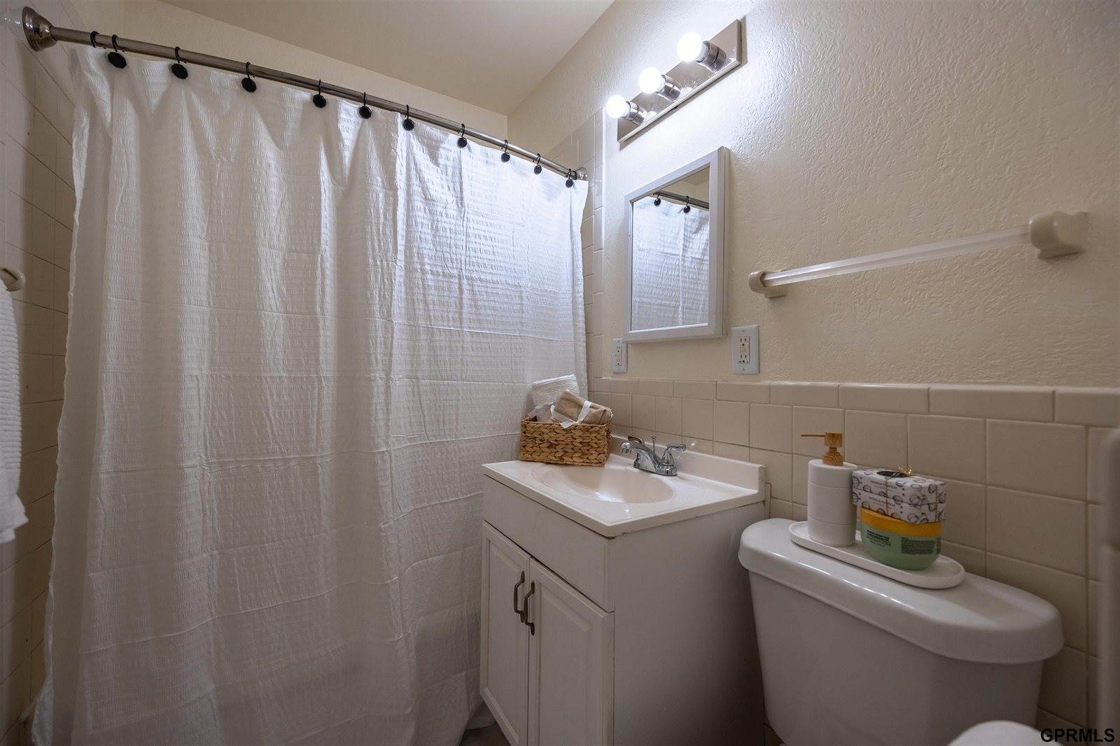 4117 N 60 Street, Omaha, NE 68104