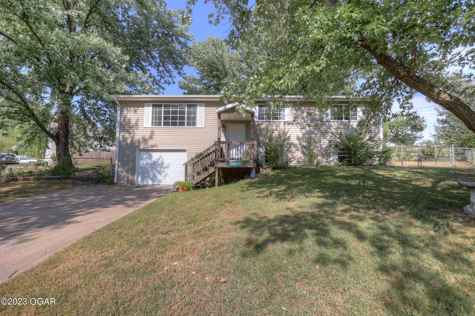 4 Par Circle, Webb City, MO 64870