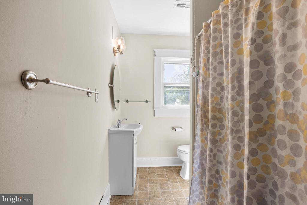 108 Luray Avenue, Front Royal, VA 22630