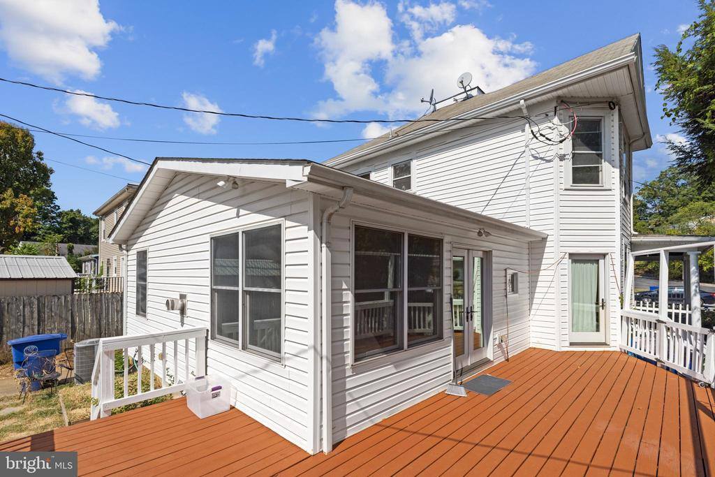 108 Luray Avenue, Front Royal, VA 22630