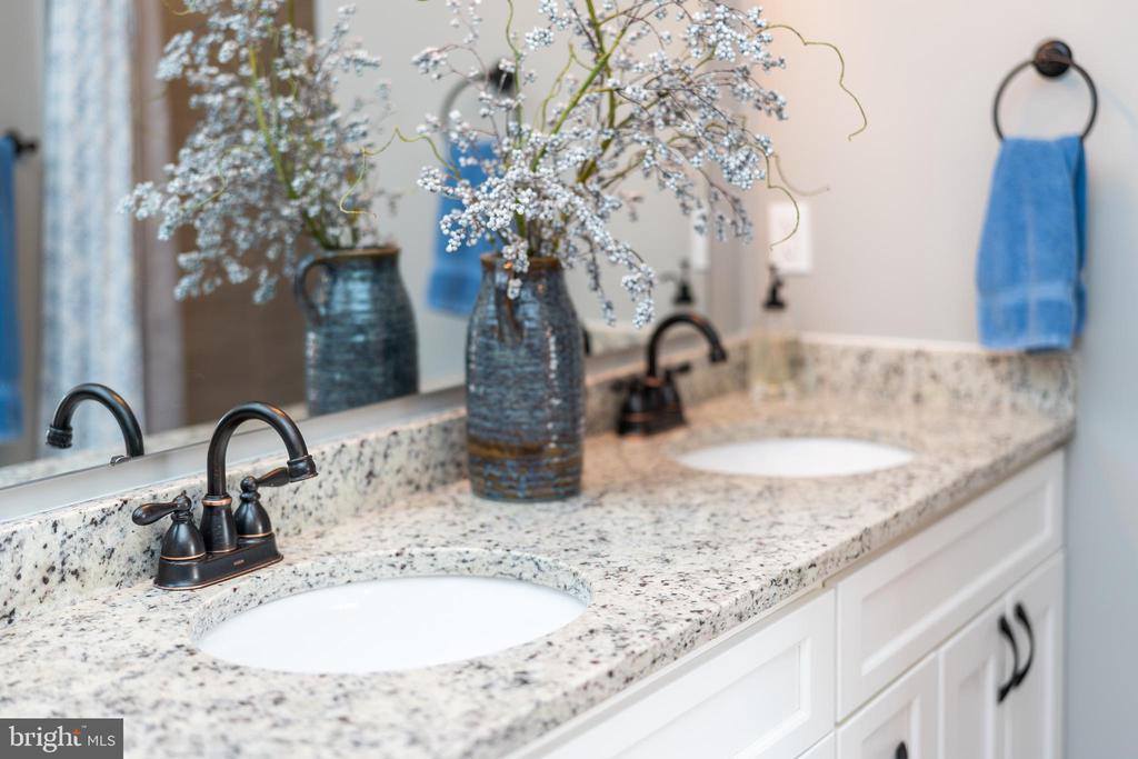 9242 Mcgaheysville, Mc Gaheysville, VA 22840