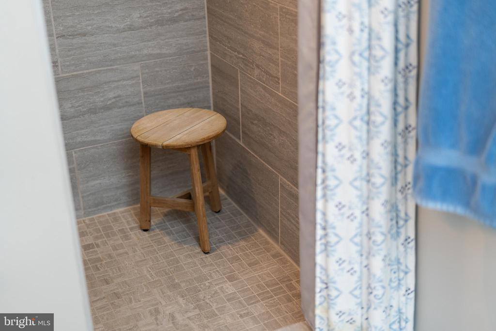 9242 Mcgaheysville, Mc Gaheysville, VA 22840