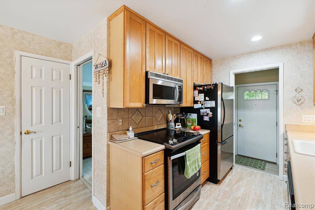 36711 Greenbush Road, Wayne, MI 48184