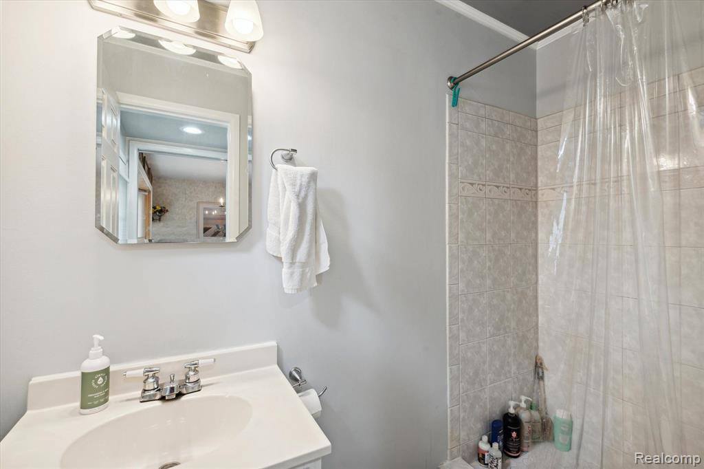 36711 Greenbush Road, Wayne, MI 48184