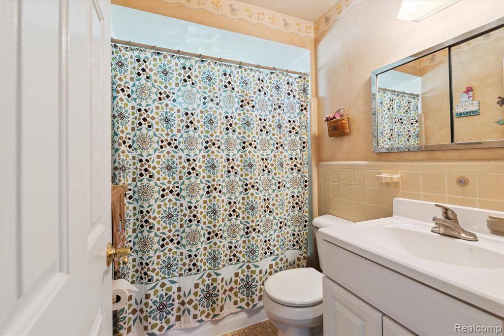 36711 Greenbush Road, Wayne, MI 48184