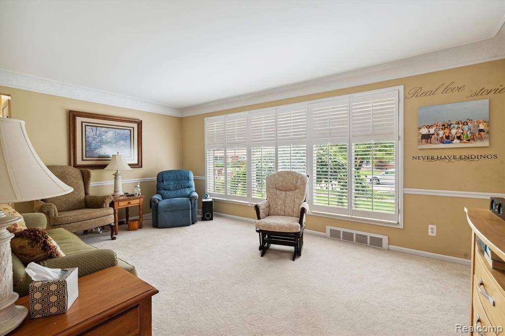 36711 Greenbush Road, Wayne, MI 48184