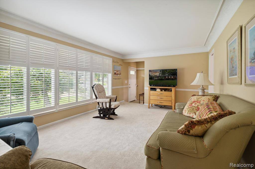 36711 Greenbush Road, Wayne, MI 48184