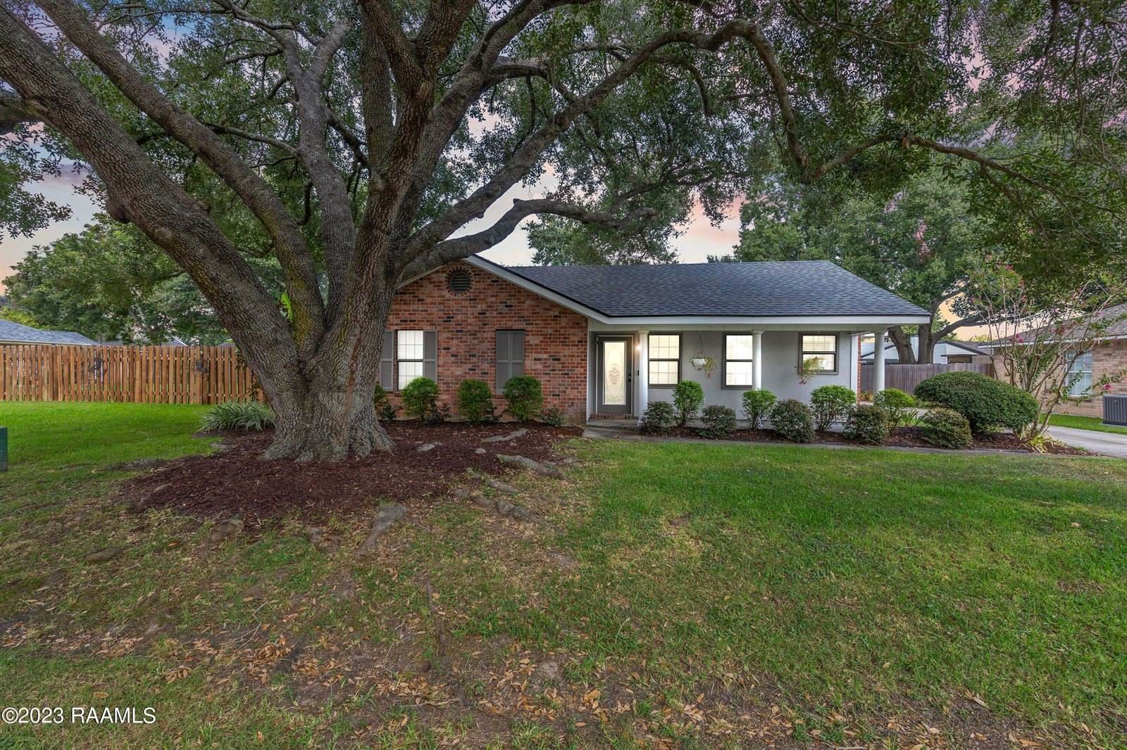 115 Meadow Glen Drive, Youngsville, LA 70592