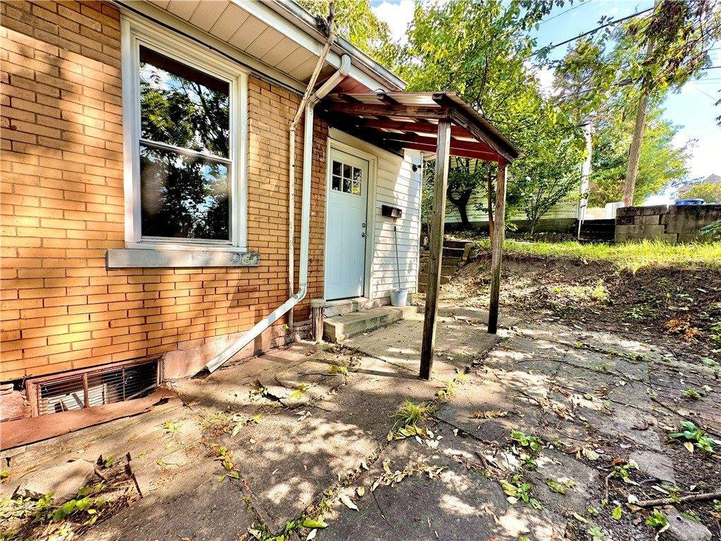 41 Merritt Ave, Carrick, PA 15227