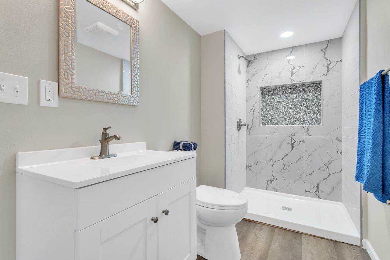 2433 S 68th STREET, West Allis, WI 53219