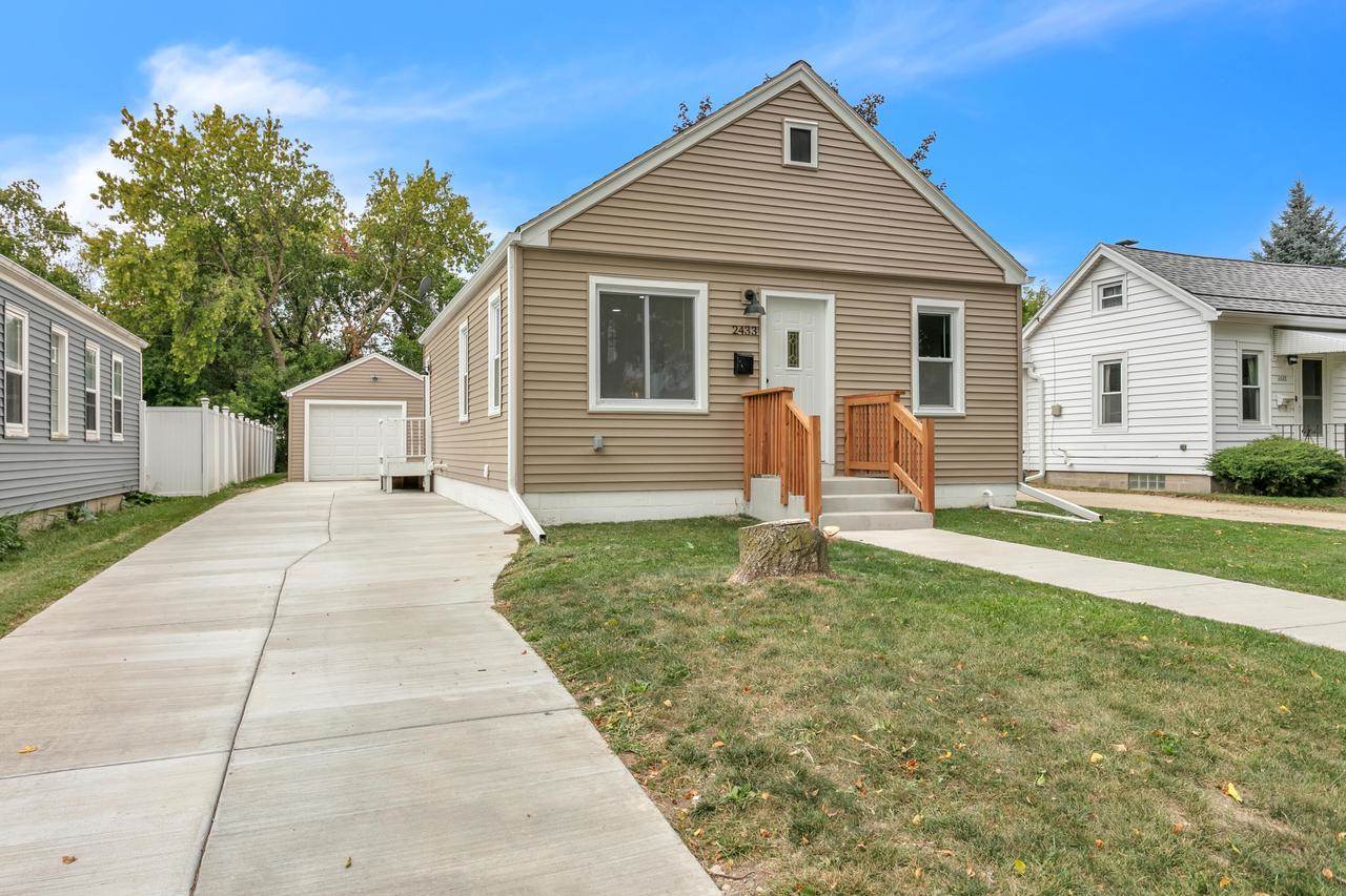 2433 S 68th STREET, West Allis, WI 53219