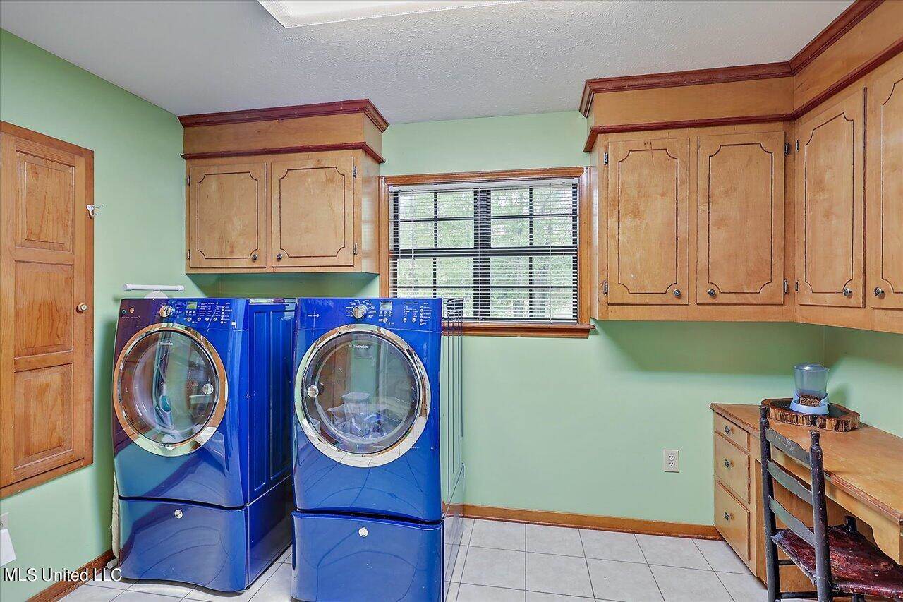 276 Springwood Drive, Terry, MS 39170