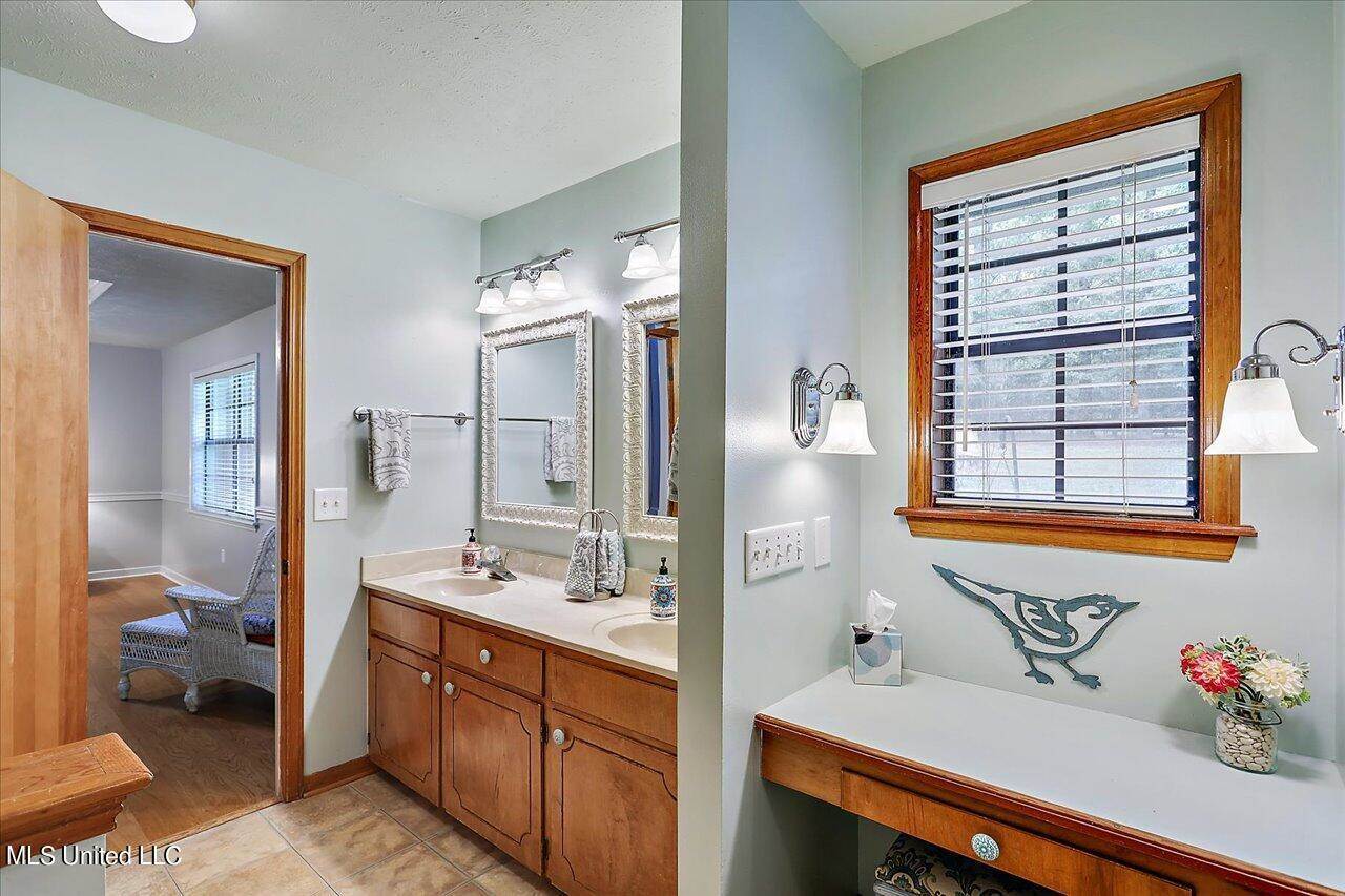 276 Springwood Drive, Terry, MS 39170