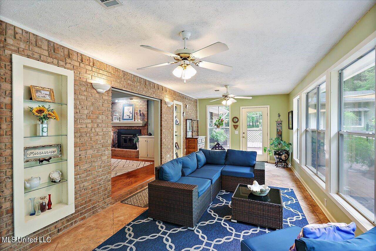 276 Springwood Drive, Terry, MS 39170