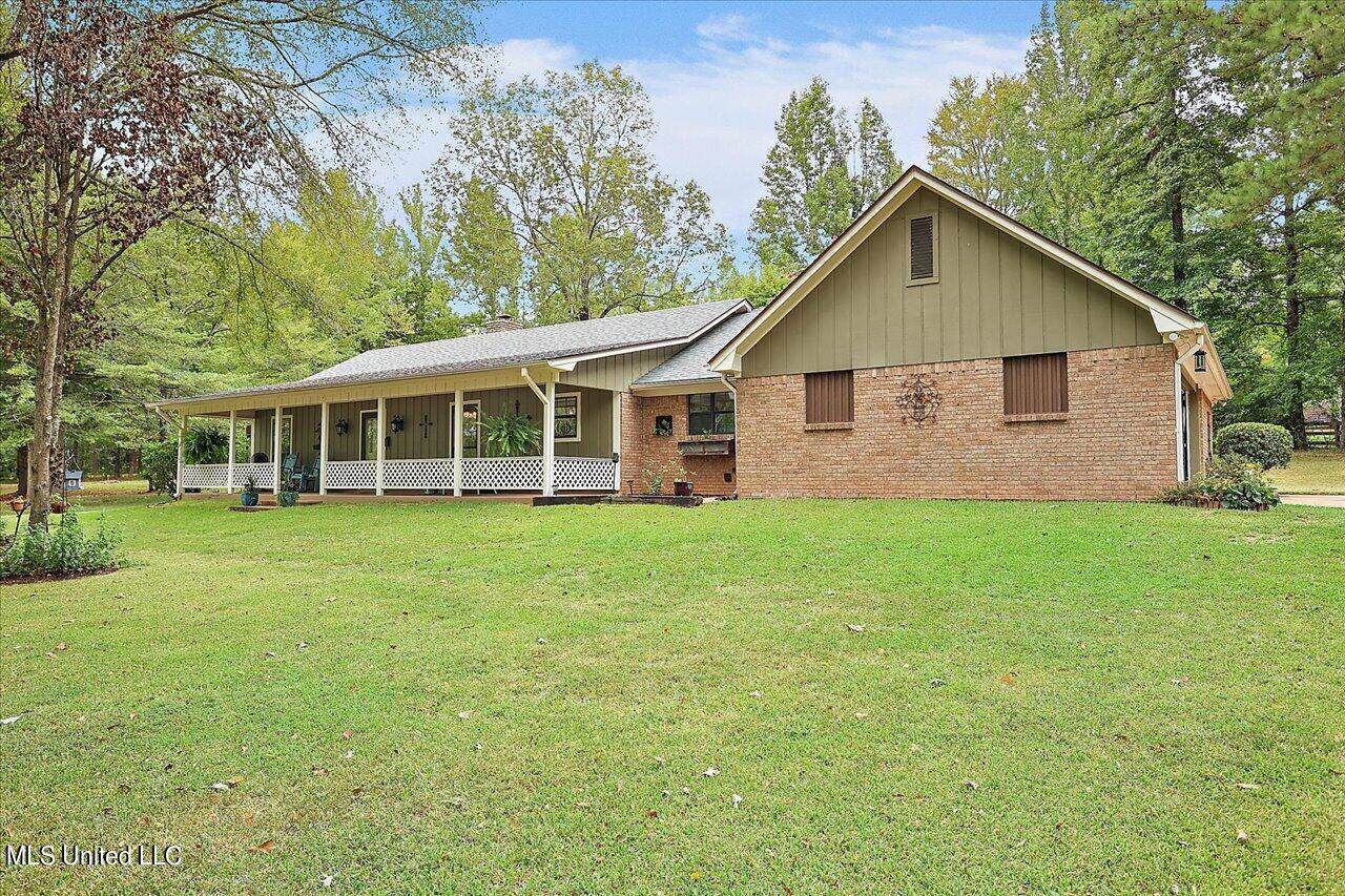 276 Springwood Drive, Terry, MS 39170