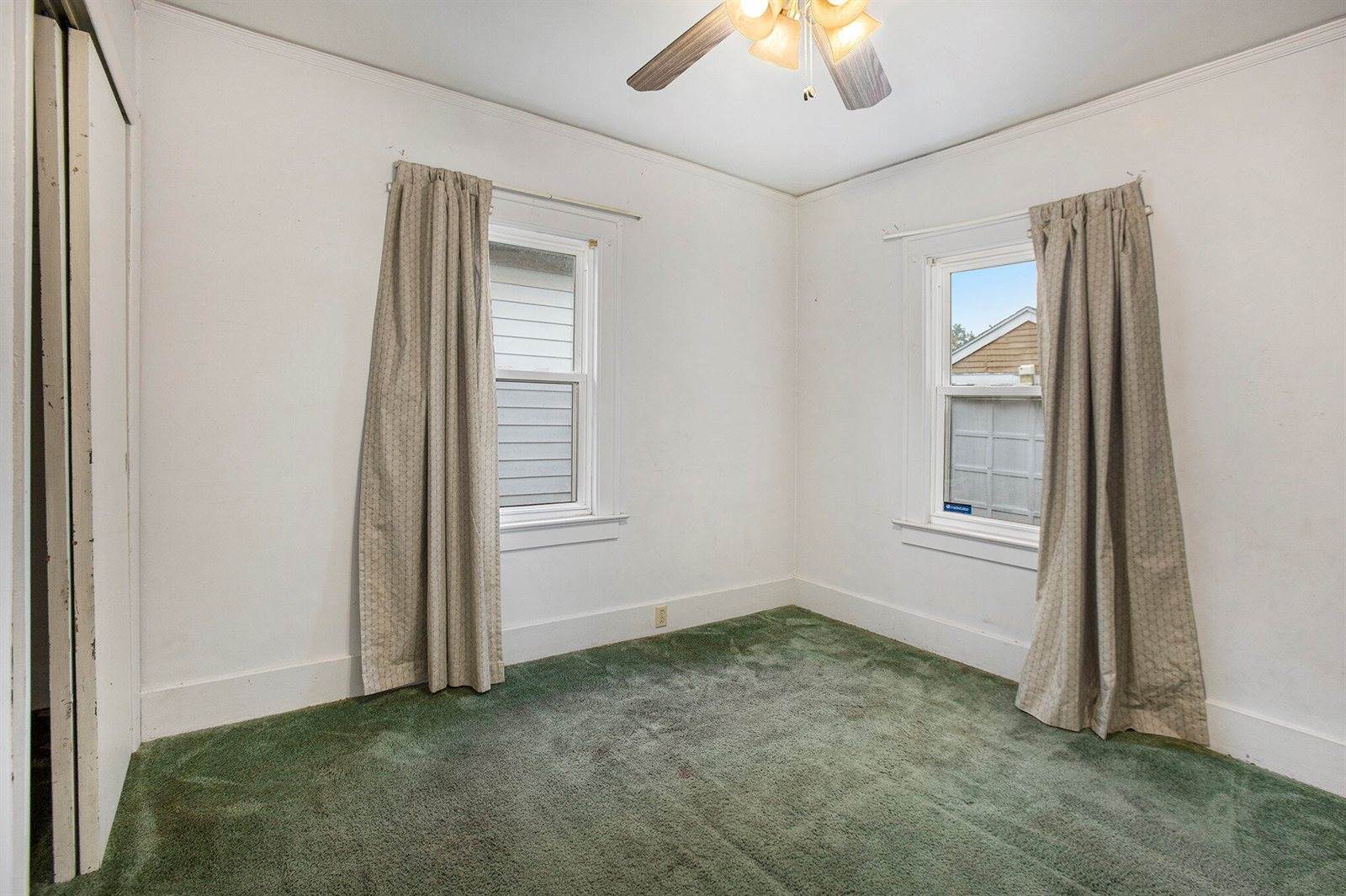 1021 Myrtle Street NW, Grand Rapids, MI 49504