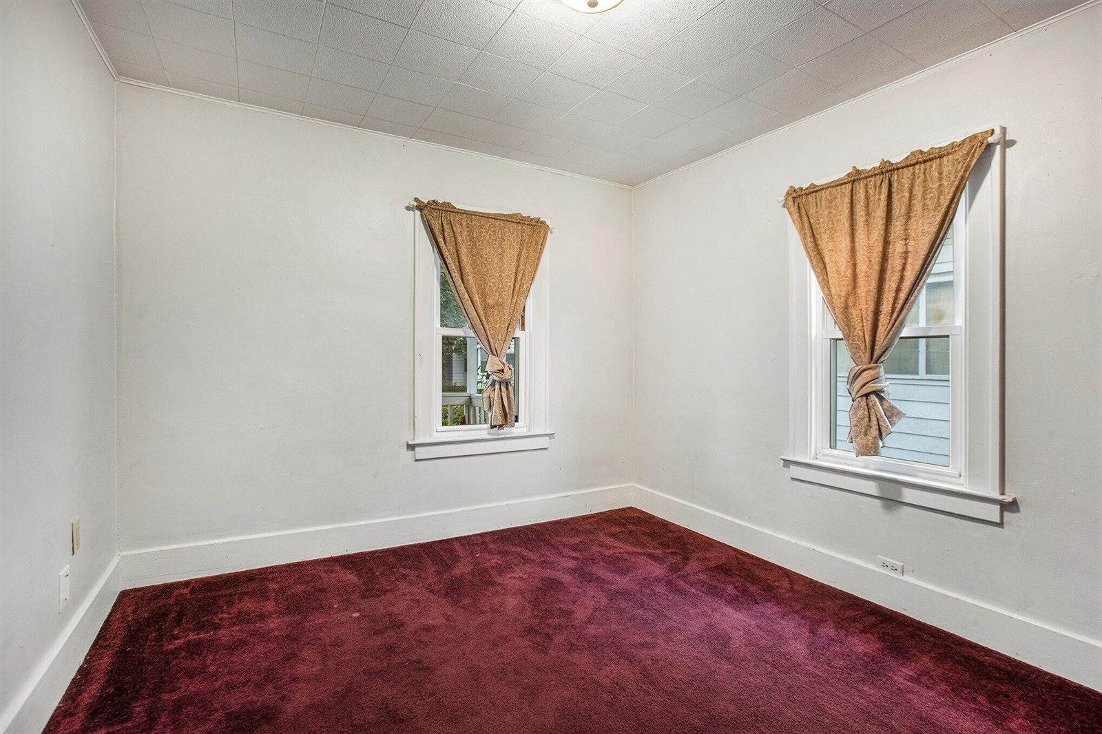 1021 Myrtle Street NW, Grand Rapids, MI 49504