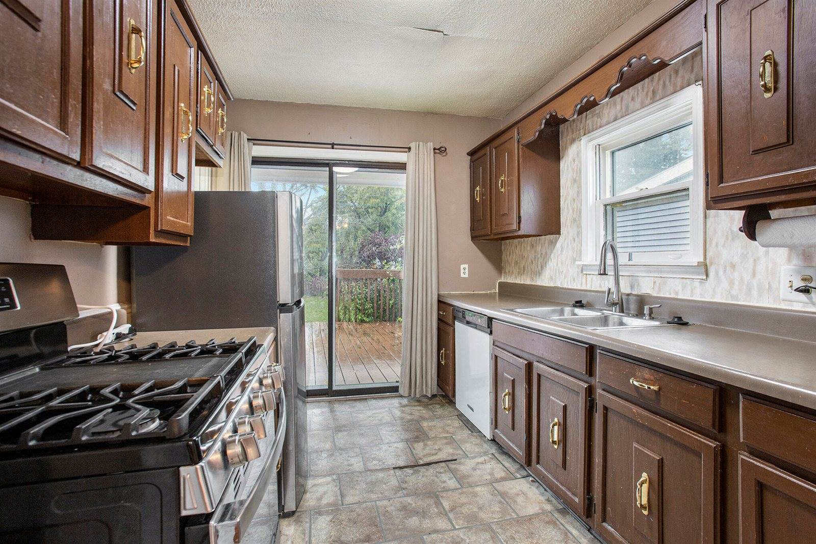 1021 Myrtle Street NW, Grand Rapids, MI 49504