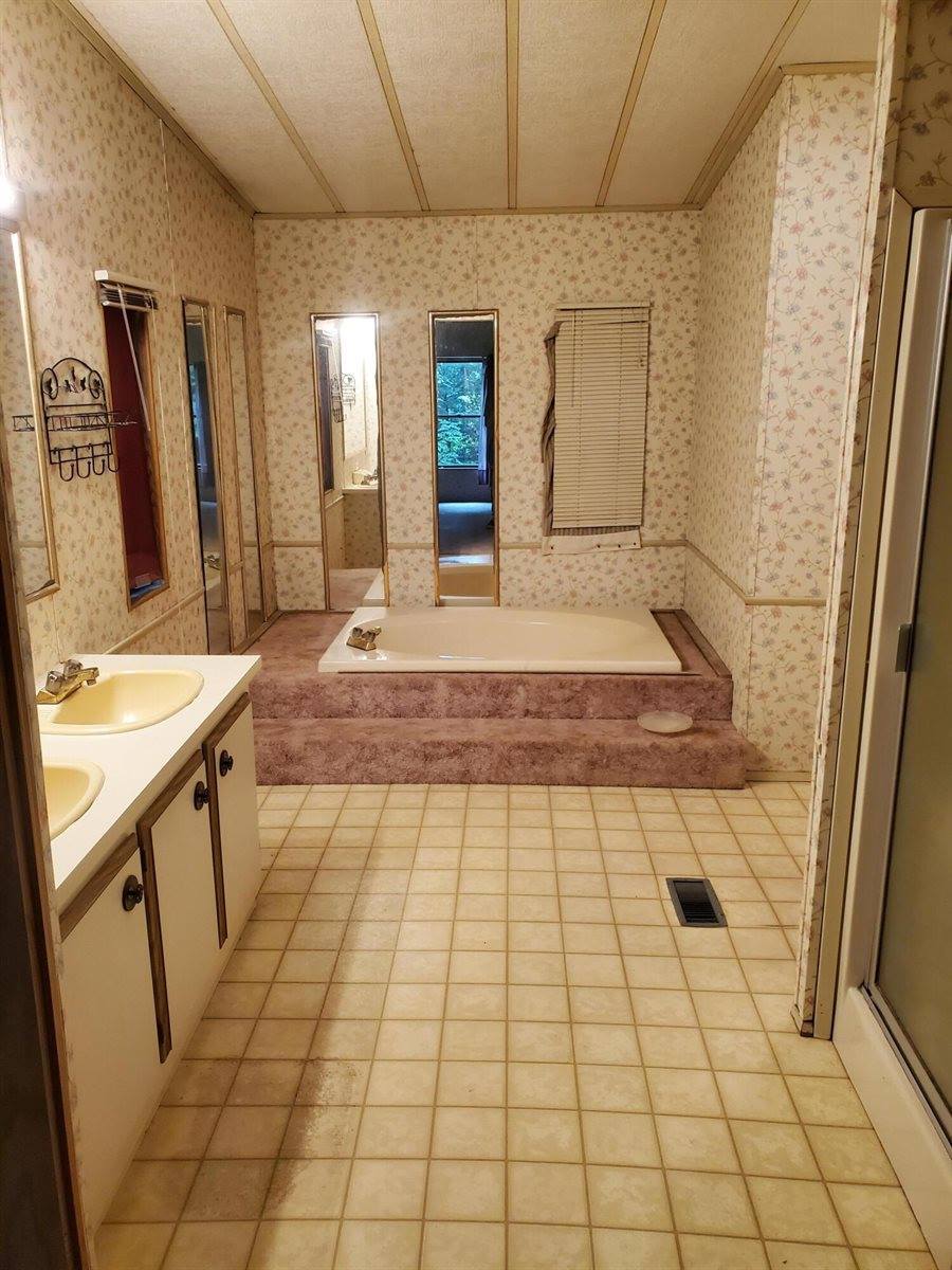 190 Dinsmore Rd Road, Sidney, ME 04330