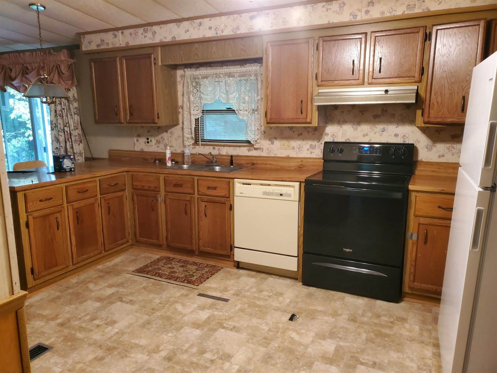 190 Dinsmore Rd Road, Sidney, ME 04330