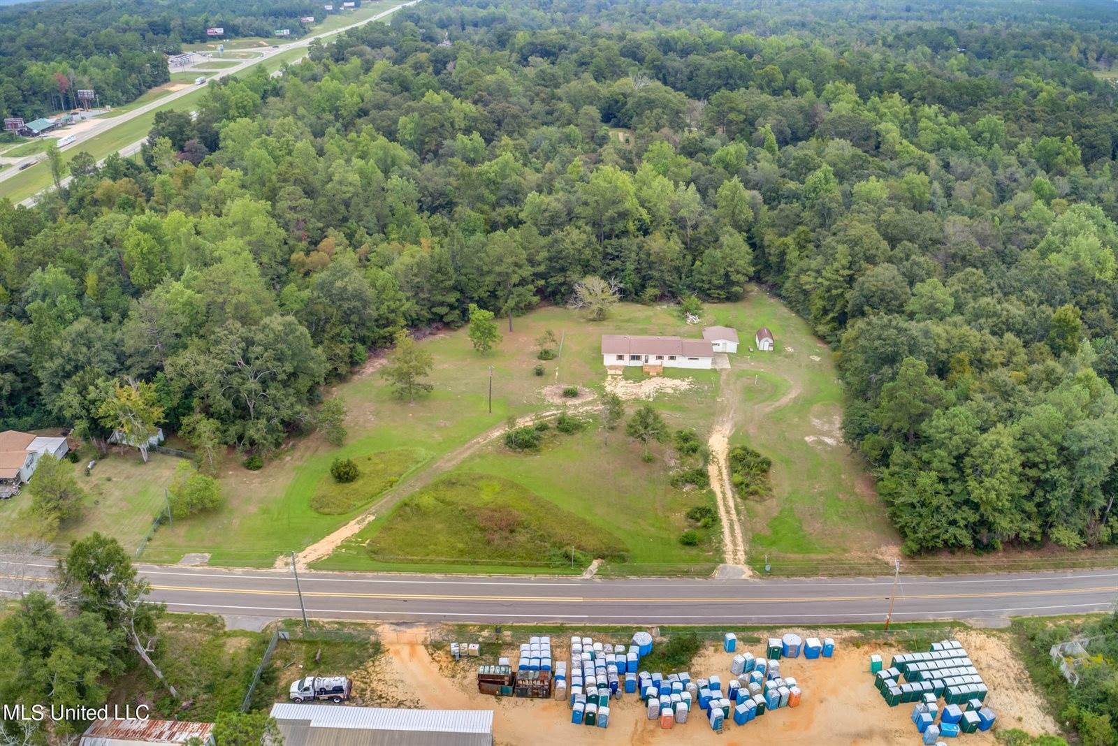 23 East Mchenry Road, McHenry, MS 39561