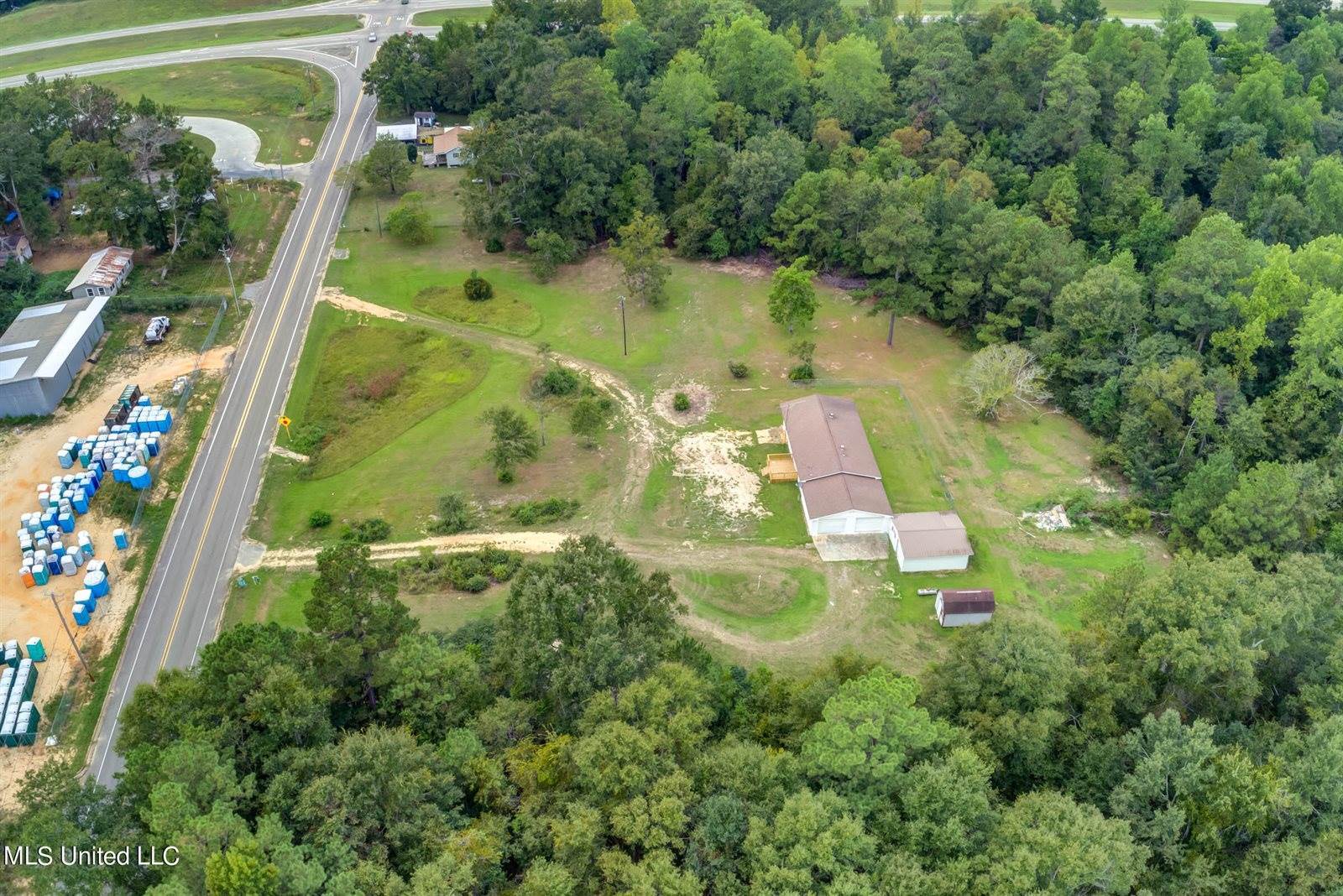 23 East Mchenry Road, McHenry, MS 39561