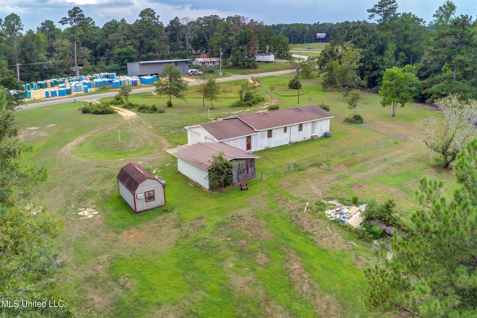 23 East Mchenry Road, McHenry, MS 39561
