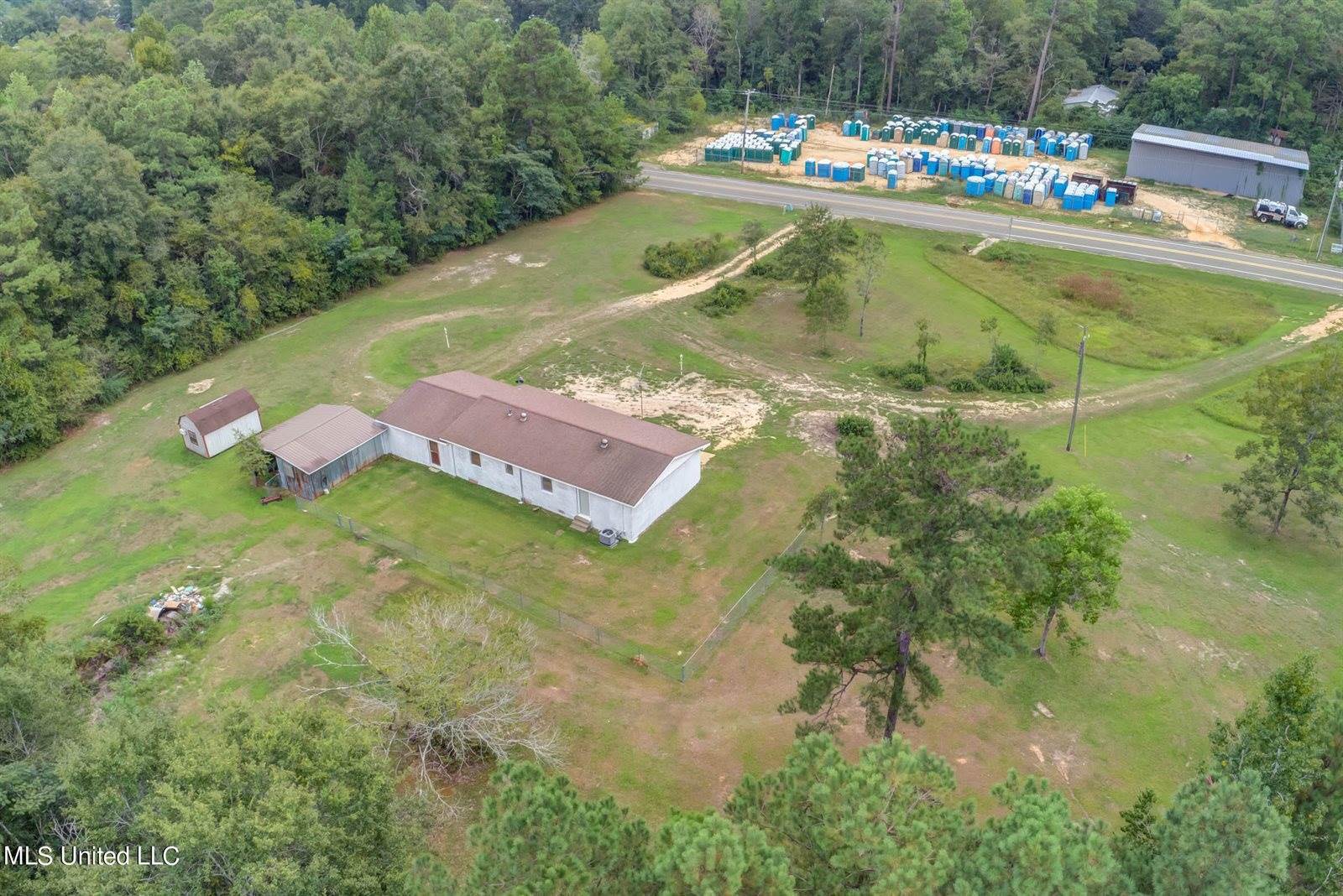 23 East Mchenry Road, McHenry, MS 39561