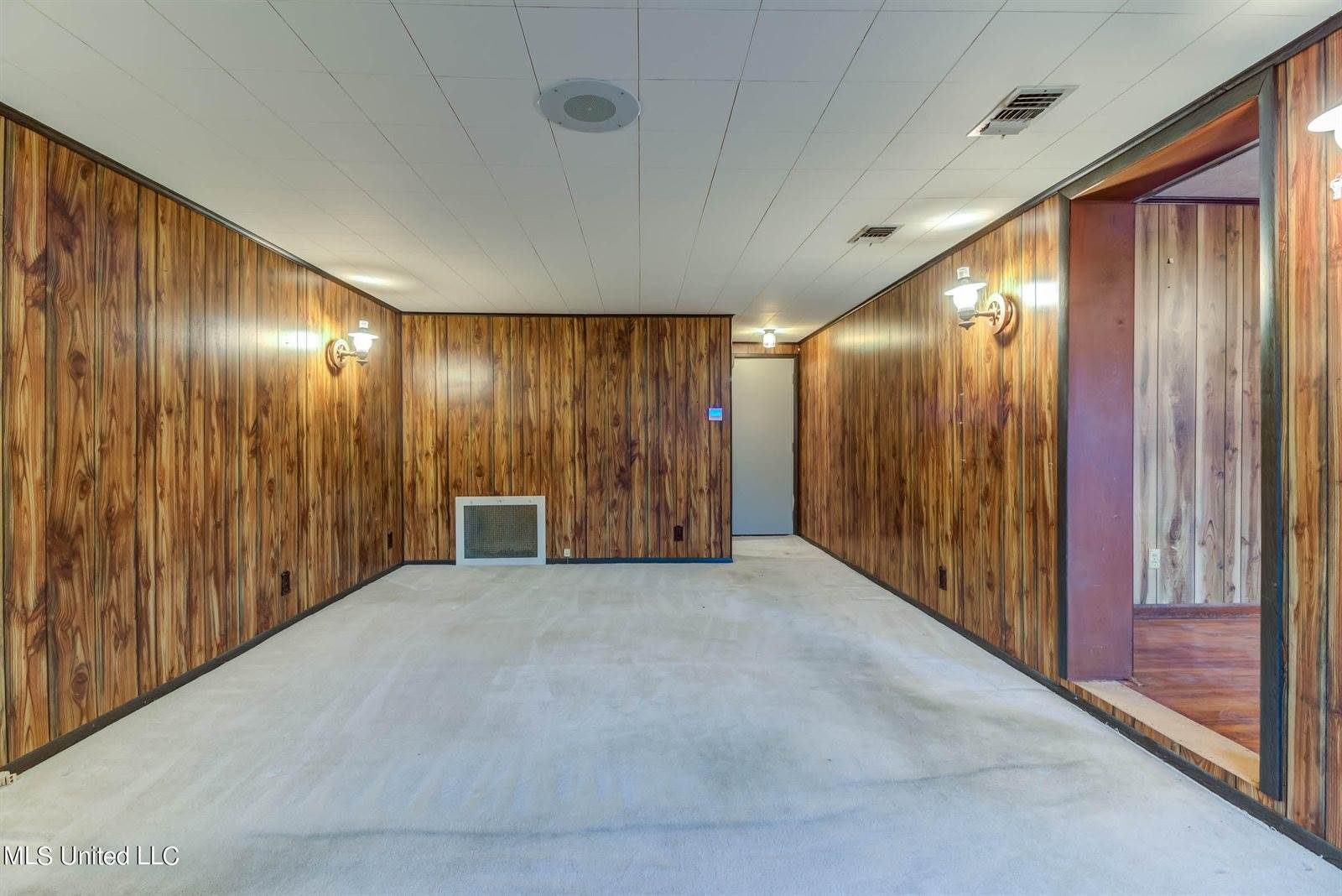 23 East Mchenry Road, McHenry, MS 39561