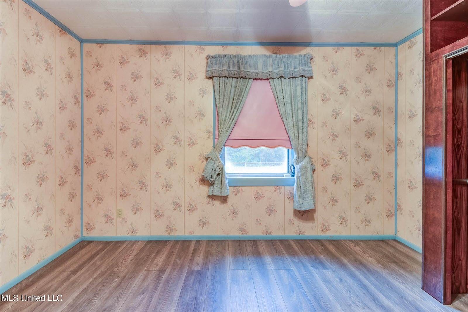 23 East Mchenry Road, McHenry, MS 39561