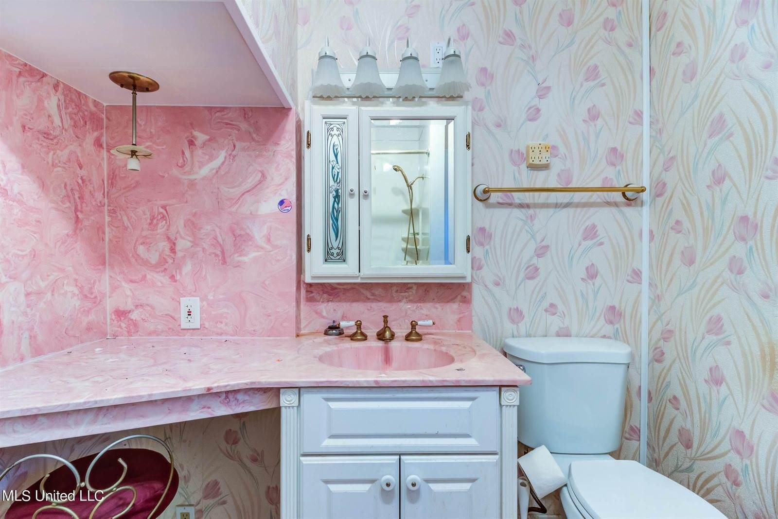 23 East Mchenry Road, McHenry, MS 39561