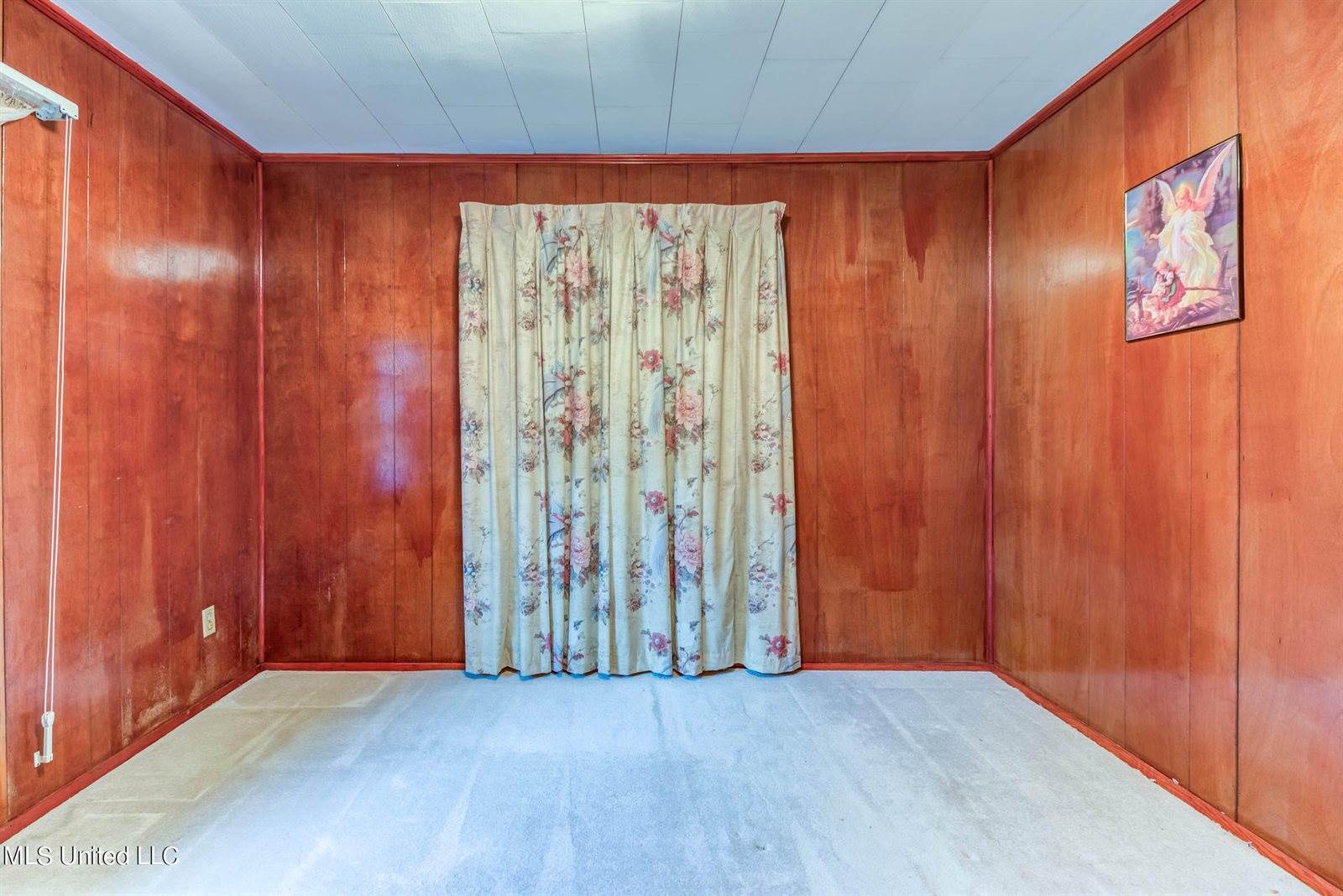 23 East Mchenry Road, McHenry, MS 39561