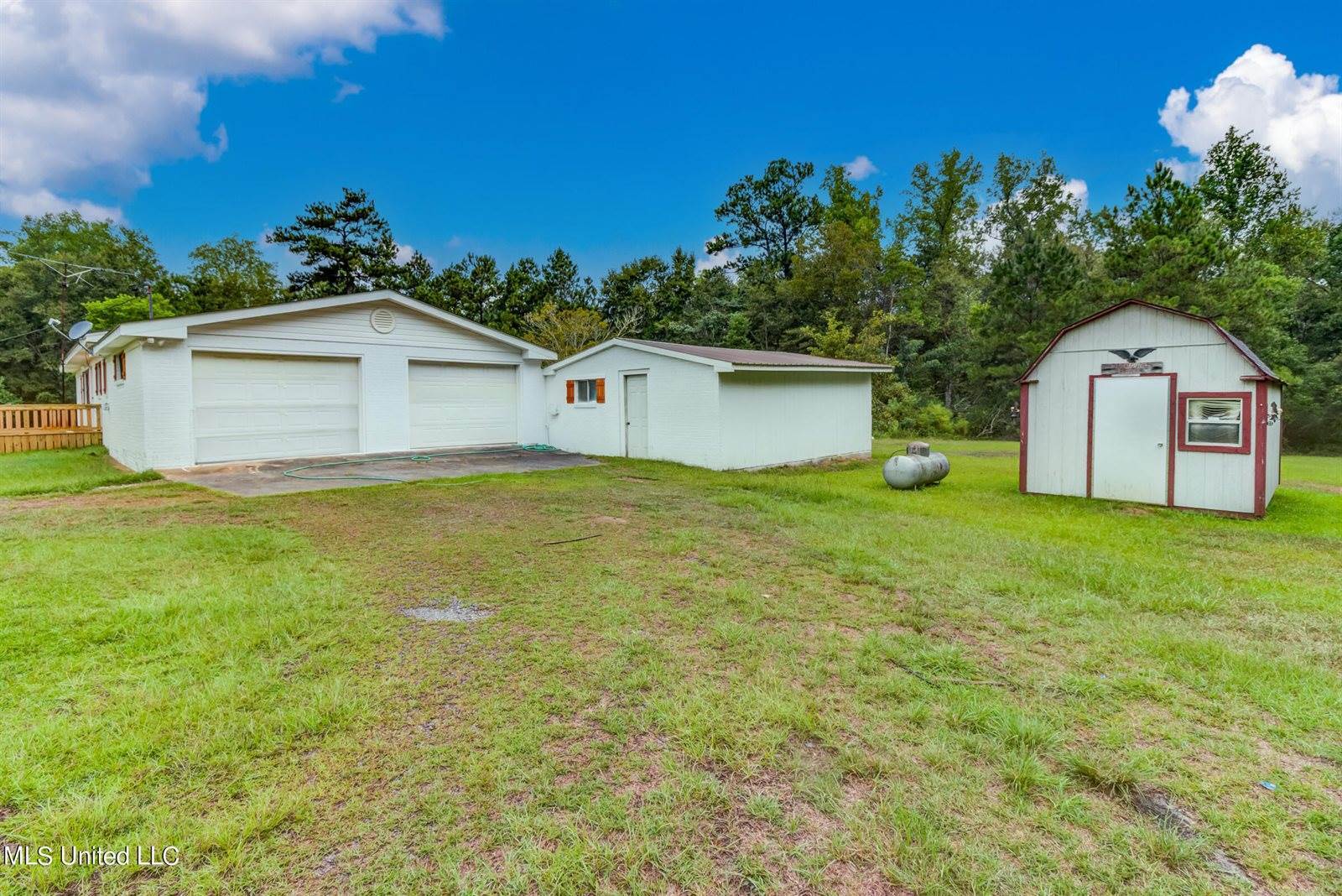 23 East Mchenry Road, McHenry, MS 39561