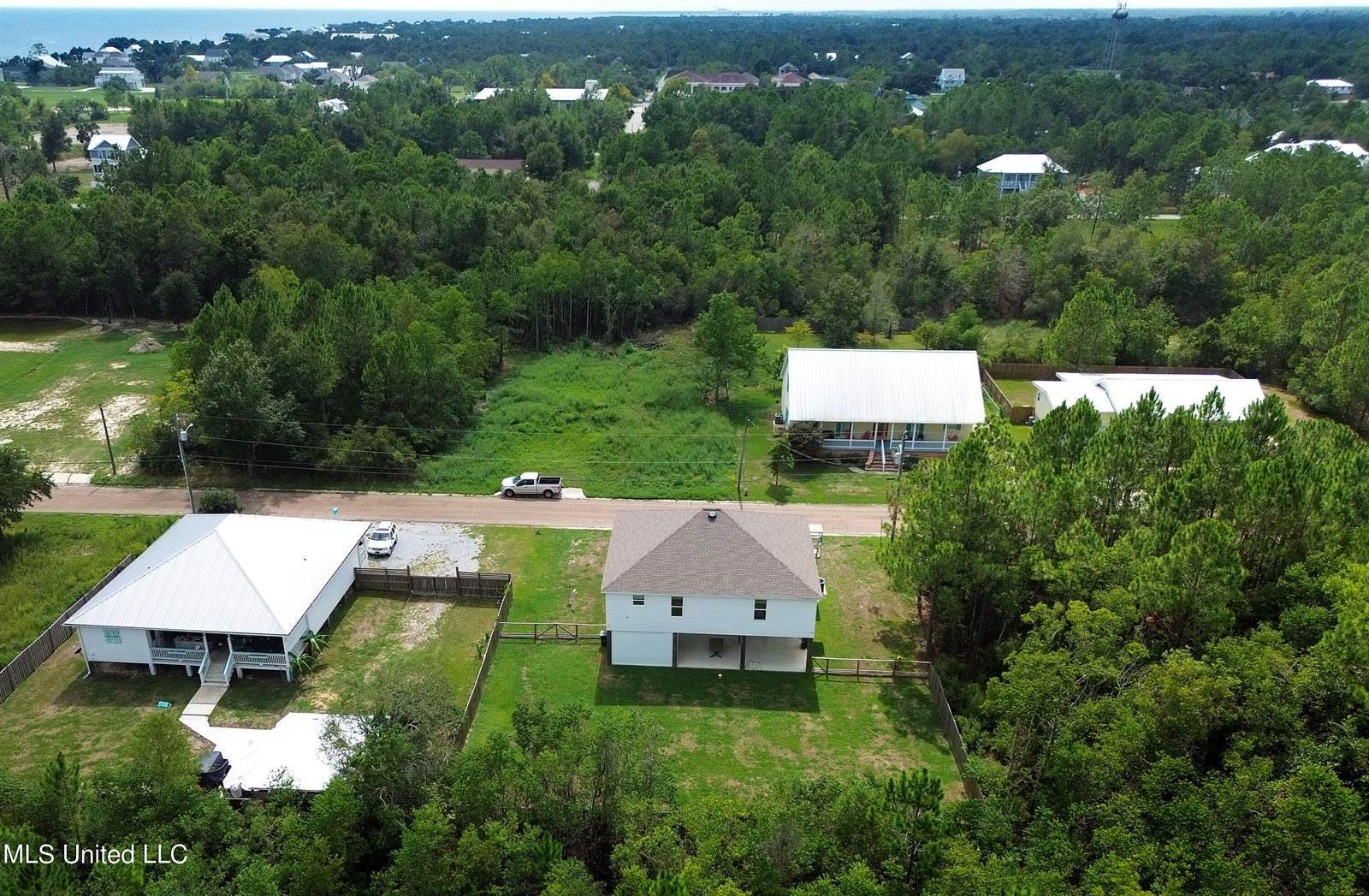 124 Lafitte Drive, Waveland, MS 39576