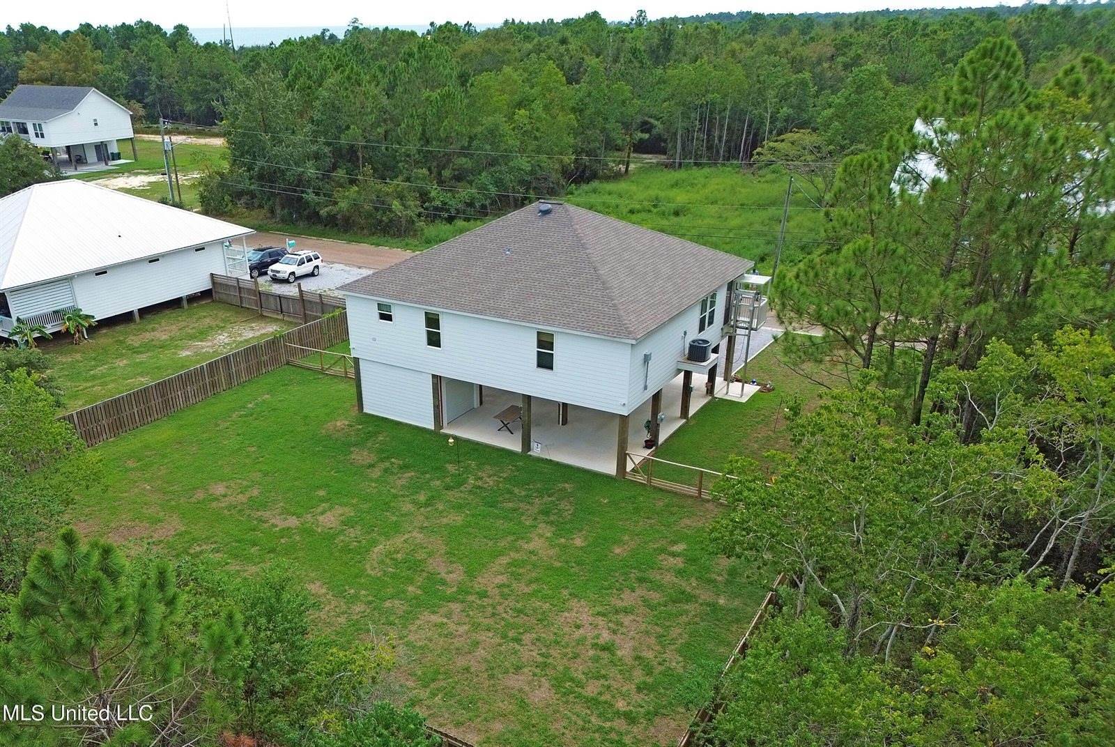 124 Lafitte Drive, Waveland, MS 39576