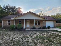 6827 Yucatan St, Milton, FL 32570