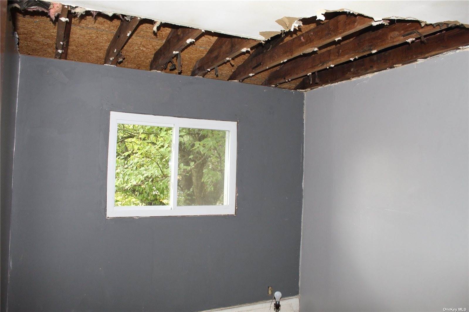 49 Circle Drive, Wheatley Heights, NY 11798