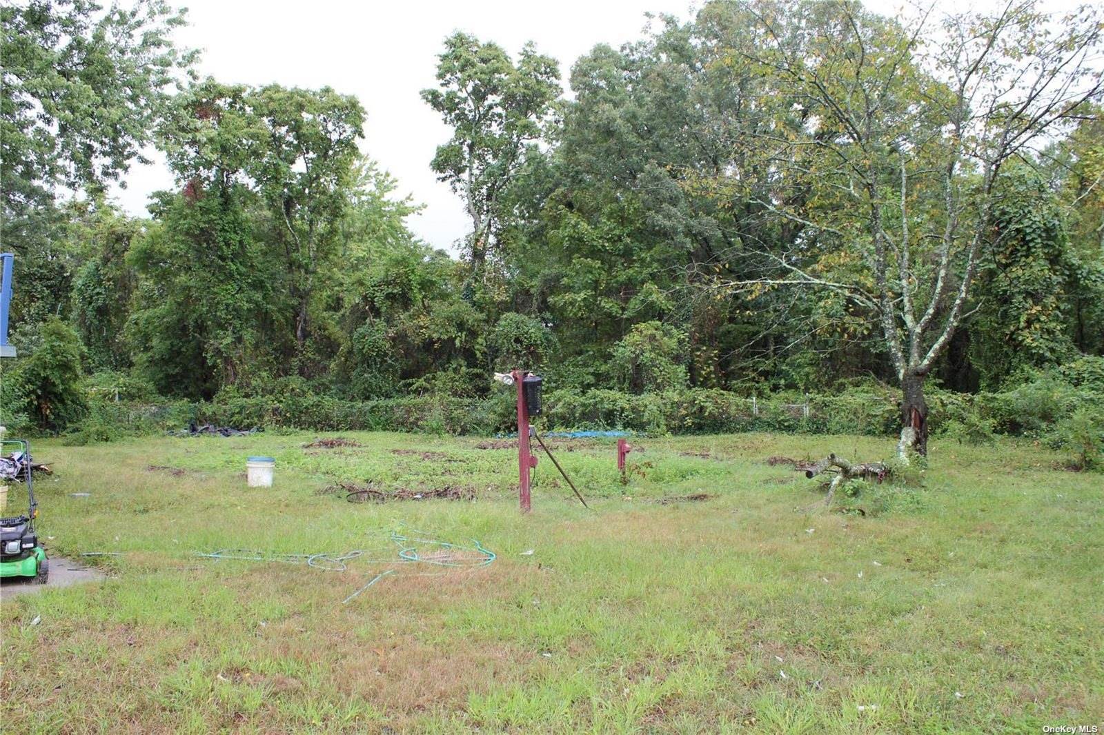 49 Circle Drive, Wheatley Heights, NY 11798