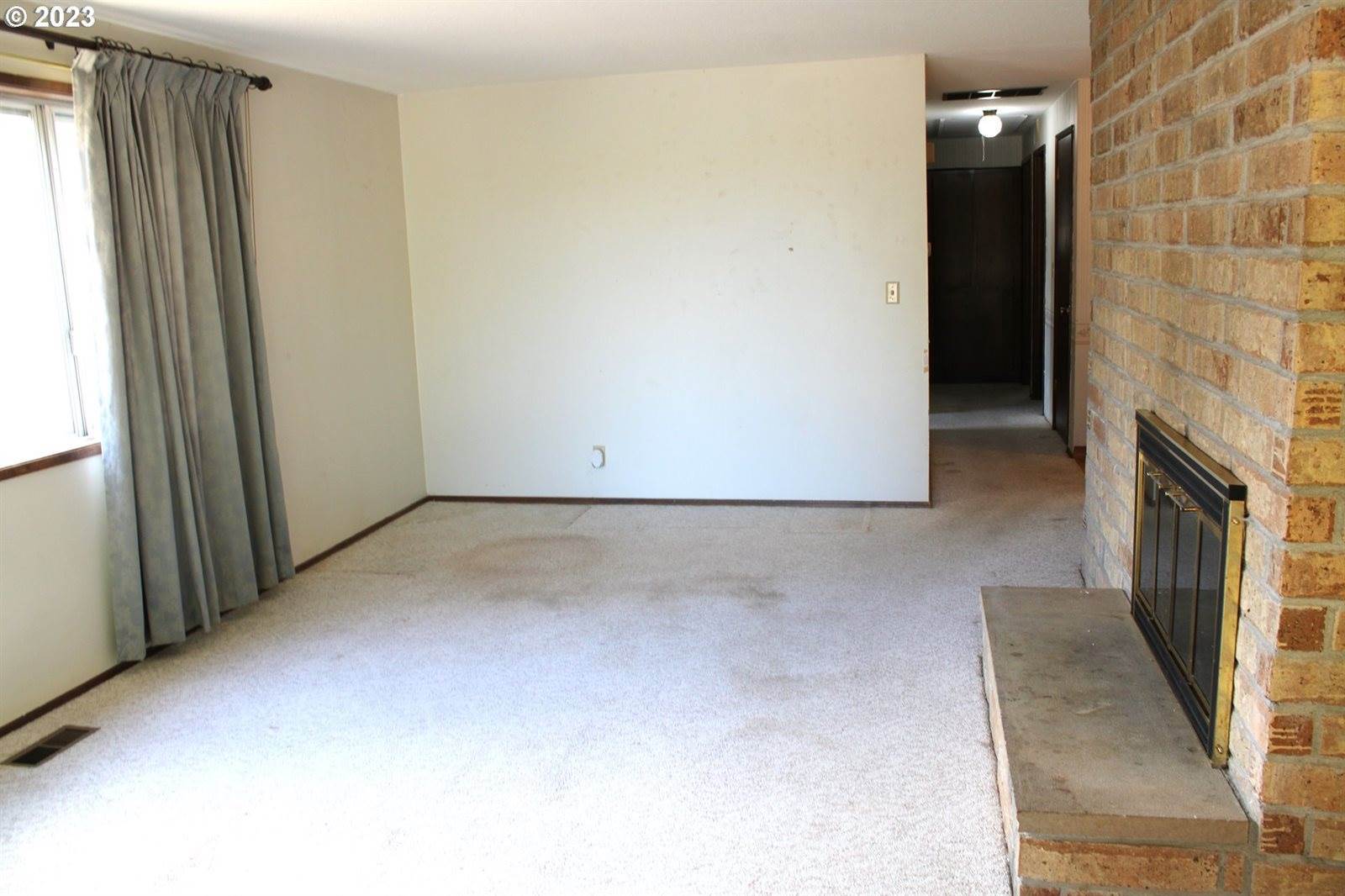 18625 SW Viking Ct, Aloha, OR 97007