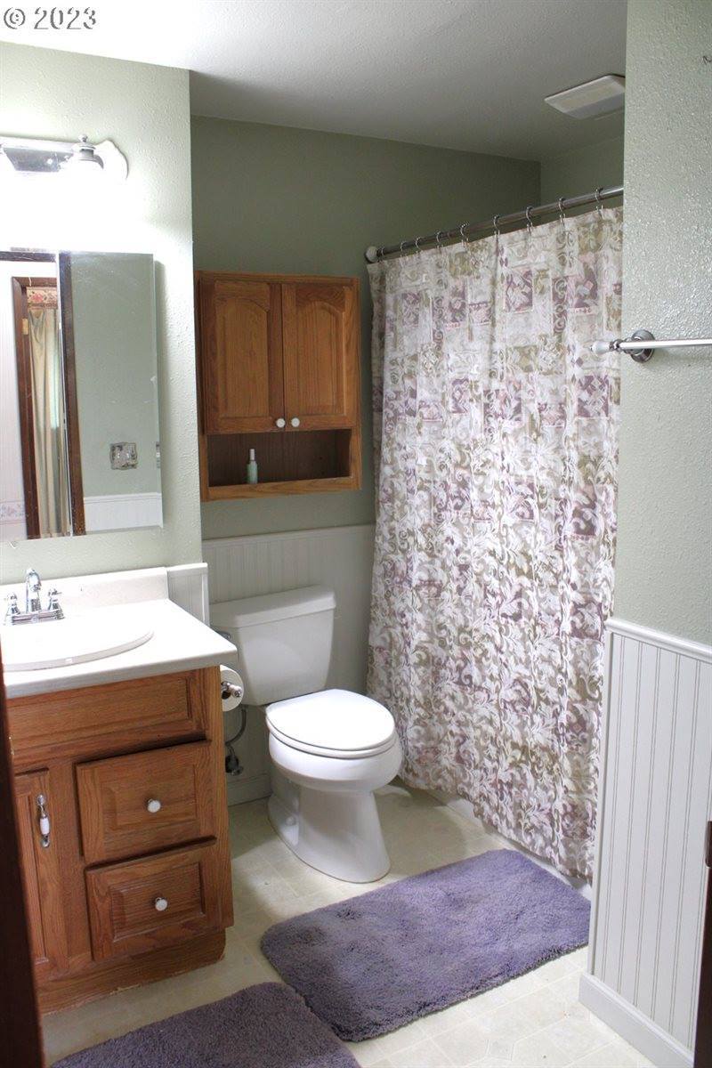 18625 SW Viking Ct, Aloha, OR 97007