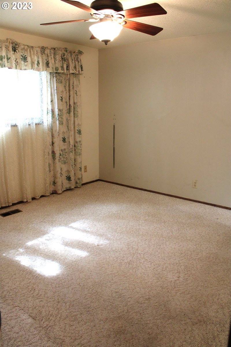 18625 SW Viking Ct, Aloha, OR 97007