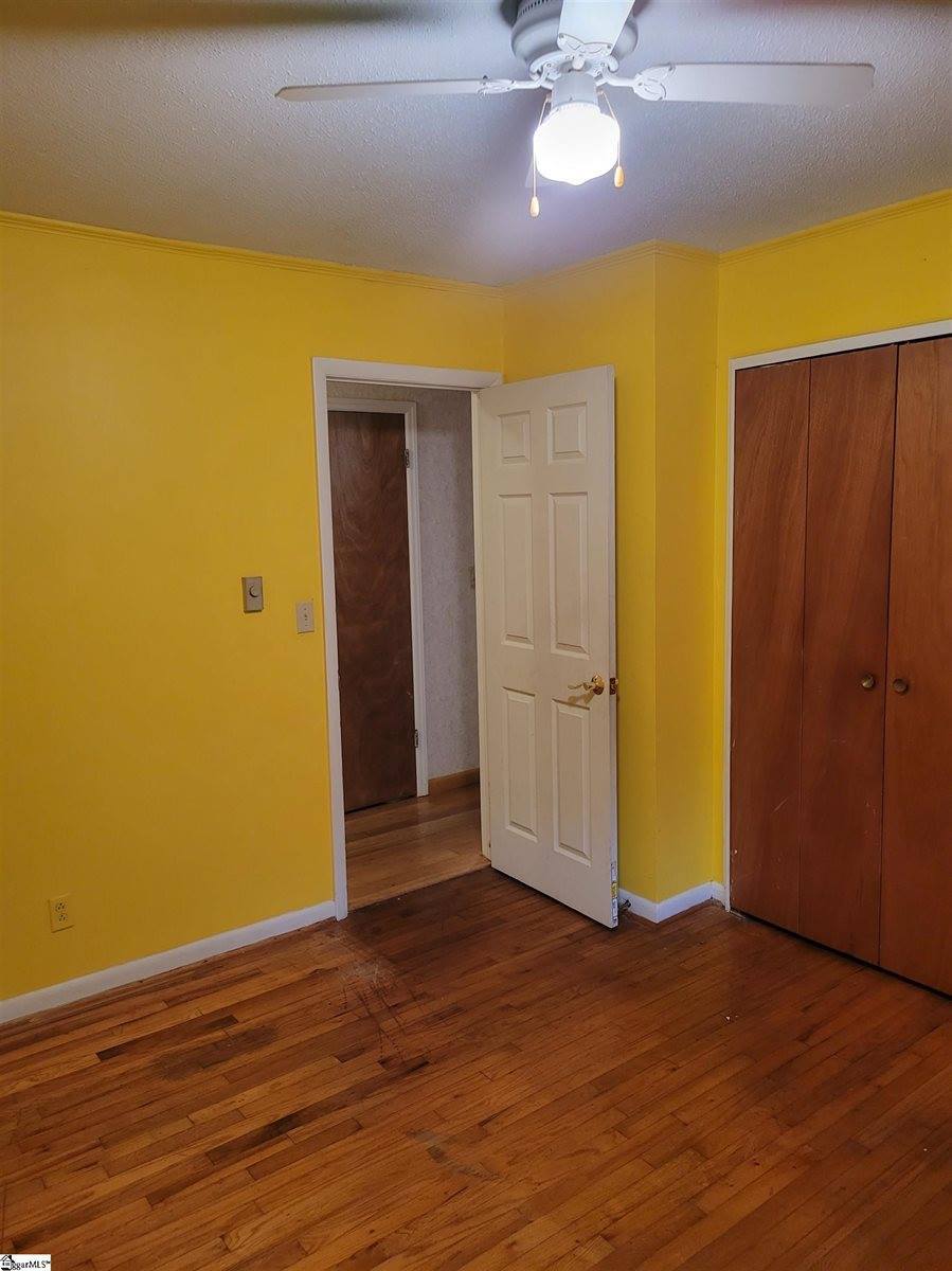 482 East Jerry, Laurens, SC 29360