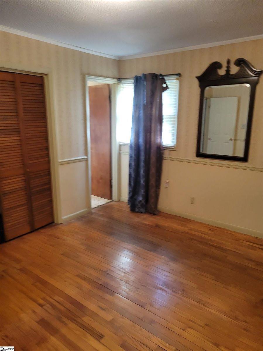 482 East Jerry, Laurens, SC 29360