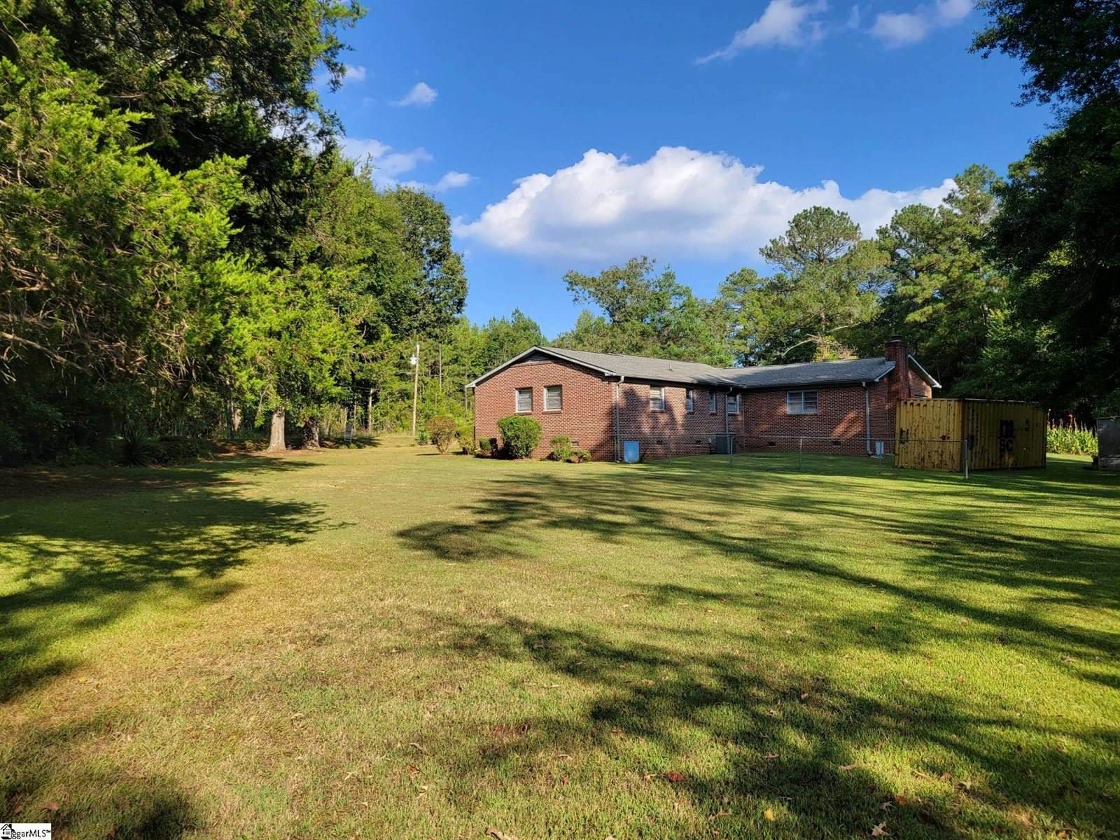 482 East Jerry, Laurens, SC 29360