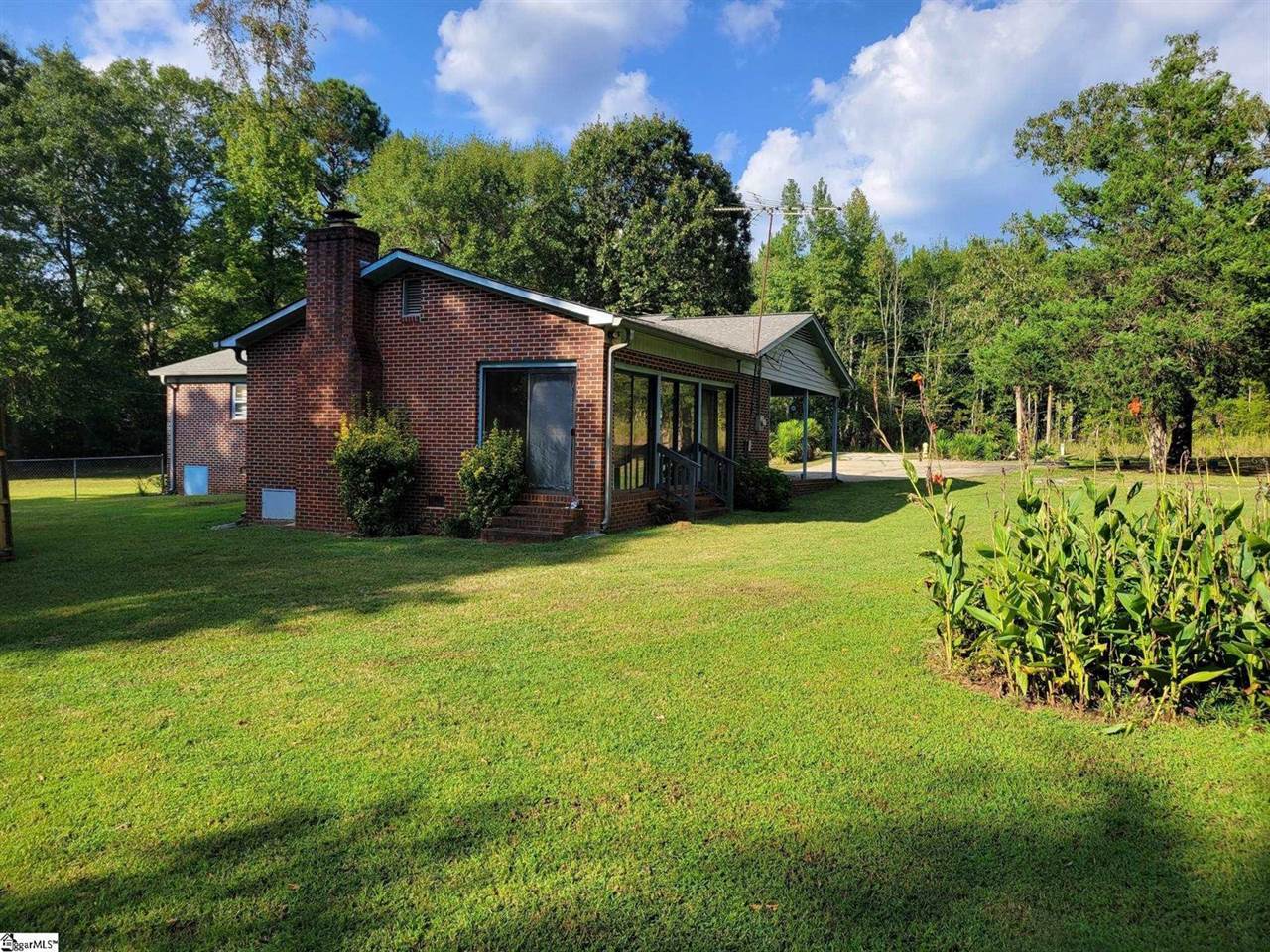 482 East Jerry, Laurens, SC 29360