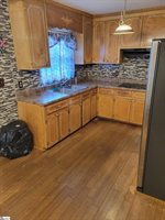 482 East Jerry, Laurens, SC 29360