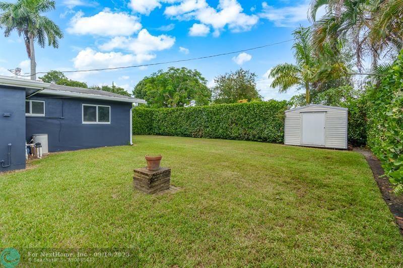 2100 NW 3rd Ave, Wilton Manors, FL 33311