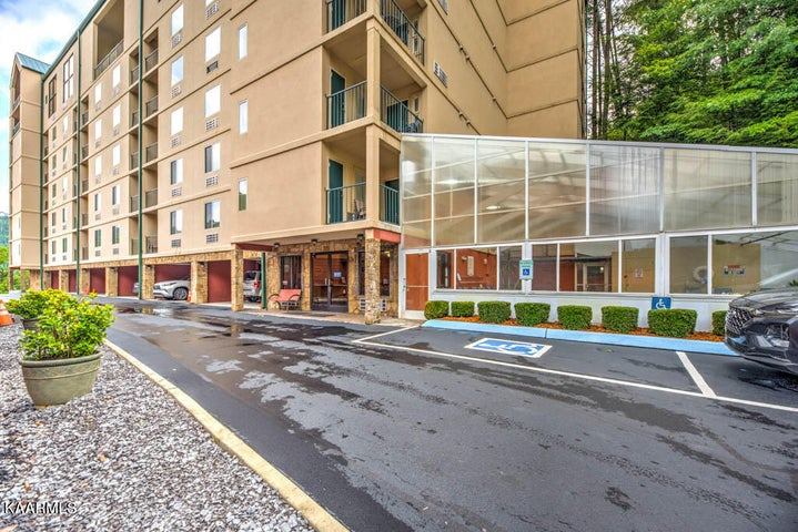 413 Baskins Creek Rd 305, Gatlinburg, TN 37738